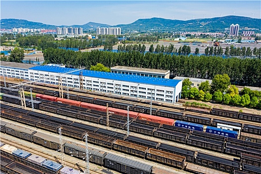 航拍河南平顶山东站铁路货运车站,原名申楼站