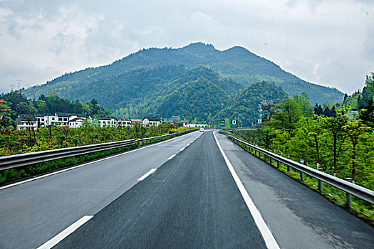 重庆至长沙g5535高速公路