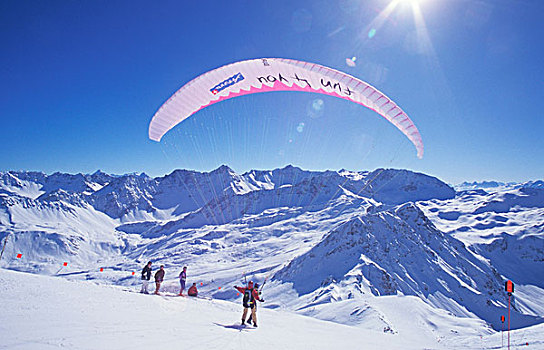 滑翔伞,山,冬天,滑伞运动,一前一后,飞行,山脉全景,瑞士,欧洲
