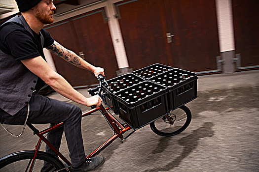 男人,递送,啤酒,自行车,慕尼黑,巴伐利亚,德国