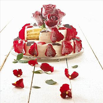 婚礼蛋糕,红玫瑰,花瓣