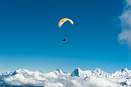 滑翔伞,航拍,艾格尔峰,少女峰,山峦,伯恩高地,瑞士,欧洲