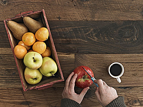 木桌子,上面,品种,木头,彩色,谷物,盒子,新鲜水果,梨,橘子,一个人,刀,苹果