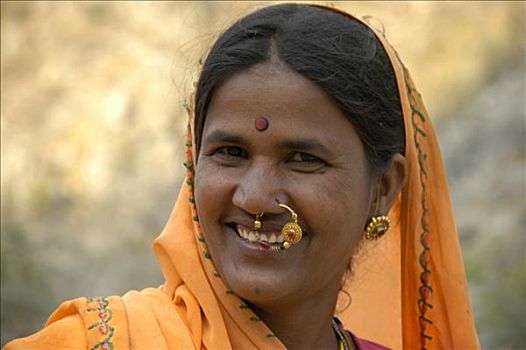 肖像,印度女人,鼻环,穿,橙色,纱丽,拉贾斯坦邦,印度