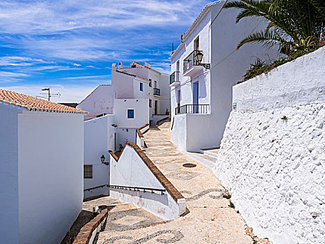 白房子,狭窄,小巷,弗里希里亚纳,哥斯达黎加,安达卢西亚,西班牙,欧洲