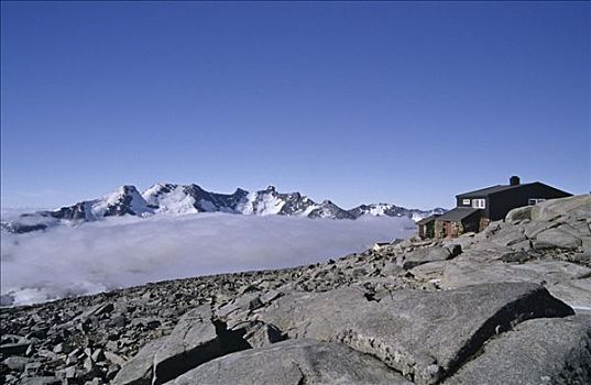 山区木屋,后面,顶峰,尤通黑门山,挪威