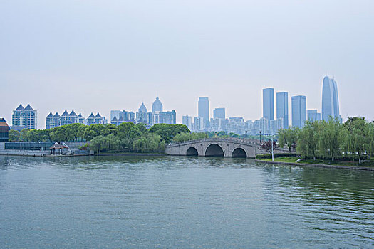 苏州李公堤夜景