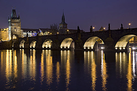 捷克共和国,布拉格,伏尔塔瓦河,查理大桥,灯光,夜晚