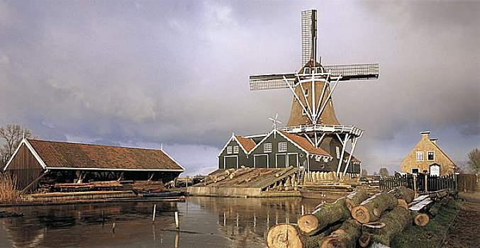 传统风车,水岸