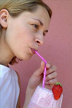 女人,饮料,草莓奶昔