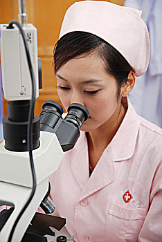 女医生,显微镜,医院,中国,亚洲