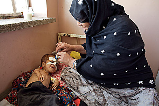 联合国儿童基金会,治疗,喂食,中心,地区性,医院,坎大哈,40-60岁,百分比,阿富汗,孩子,六月,2007年