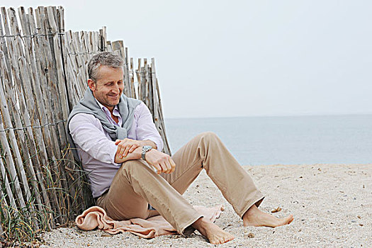 男人,坐,沙子,海滩