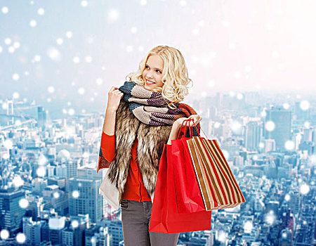 高兴,寒假,圣诞节,人,概念,微笑,少妇,冬天,衣服,红色,购物袋,上方,雪,城市,背景