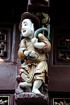 绍兴舜王庙人物造型彩漆木雕牛腿雕塑