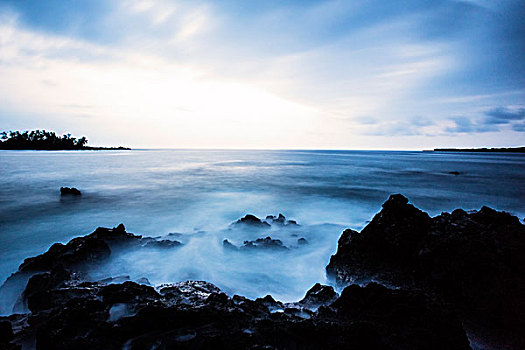 雾,岩石,海滩