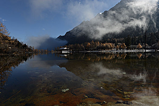 毕棚沟四姑娘山的背景