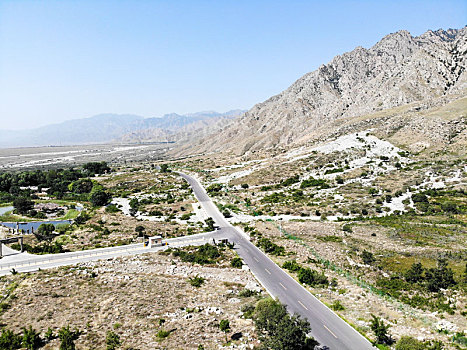 航拍宁夏银川贺兰山东麓贺兰山岩画遗址公园景区