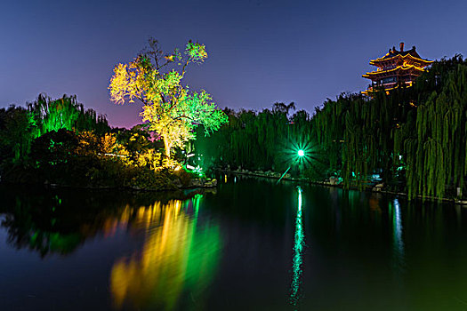 大明湖夜景