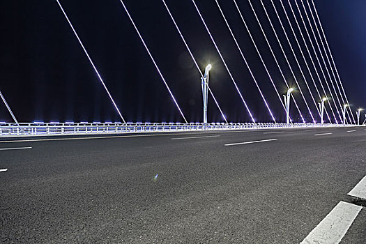 内蒙古鄂尔多斯市大桥夜景