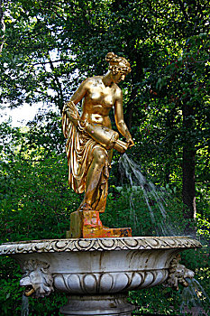 夏宫皇家园林,金人倒水雕塑