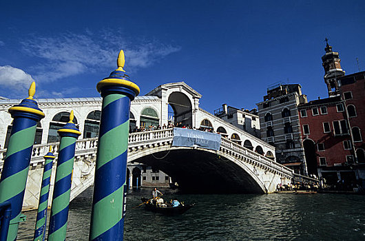 意大利,威尼斯,大运河,里亚尔托桥,小船