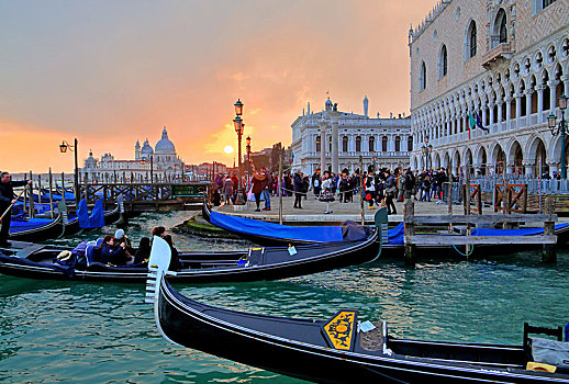宫殿,圣玛丽亚教堂,行礼,日落,狂欢,威尼斯,意大利,欧洲