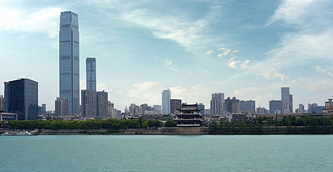 长沙湘江江畔的建筑群