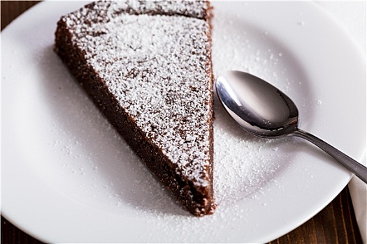 巧克力蛋糕,切片,白色背景,盘子