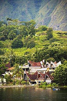 传统建筑,湖,岸边,苏门答腊岛,印度尼西亚