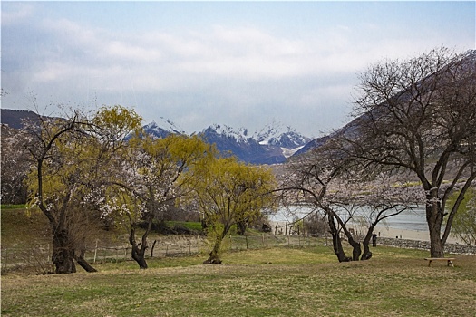 雅鲁藏布江大峡谷风光