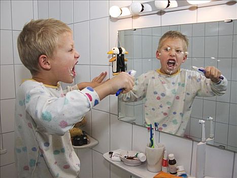 梦见小孩与争吵,梦境的双面镜 梦见小孩与争吵,梦境的双面镜