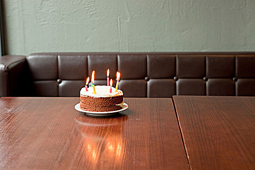 生日蛋糕,桌上,餐馆