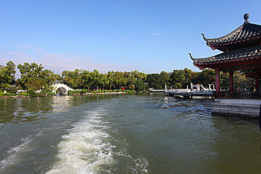 广西漓江市区四湖名桥日月双塔舟艇景观古南门等近似威尼斯景观