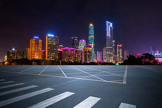 路面天际线和建筑景观夜景