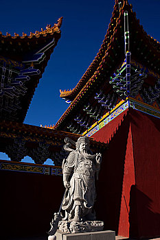 寺庙门前的门神珈蓝关公样,黑龙江海林