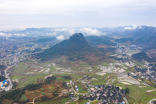 湖南湘西的乡村田野