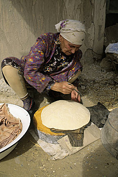 乌兹别克斯坦,希瓦,老城,面包,烘制,女人,准备,面团