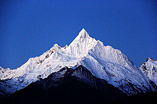 梅里雪山