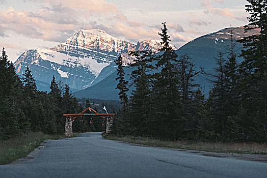 傍晚,伊迪斯卡维尔山,碧玉国家公园,加拿大