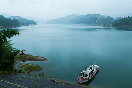 升钟烟雨