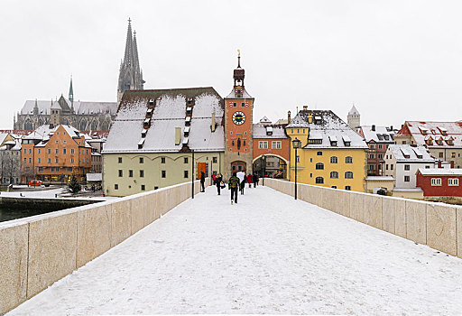 石桥,大门,大教堂,下雪,雷根斯堡,普拉蒂纳特,德国,欧洲