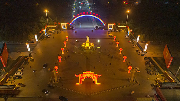 唯一共产村,红色,乌托邦,河南省漯河市临颍县南街村夜景航拍图