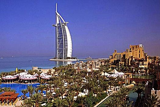迪拜直升机能降落帆船酒店