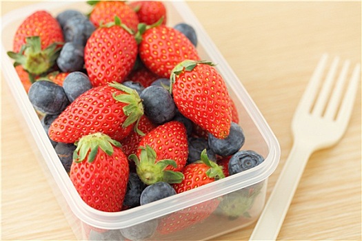 草莓,蓝莓,搅拌,塑料盒