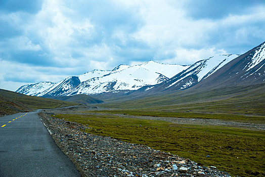 雪山草原公路