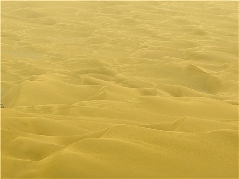 航拍新疆塔克拉玛干大沙漠