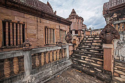 泰北清莱,驿站温泉镇在建的,柬埔寨吴哥窟,式的温泉酒店