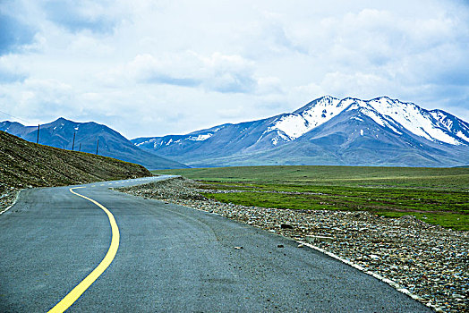 雪山草原公路