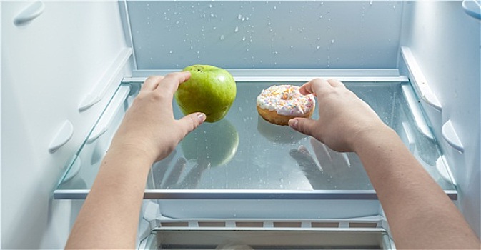 青苹果,甜甜圈,电冰箱